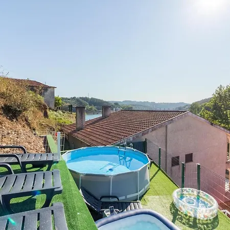 Red House Douro River Marina 4*