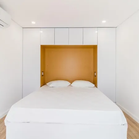 Red House Douro River Marina 호텔 4*