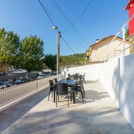Red House Douro River Marina 호텔 곤도마르