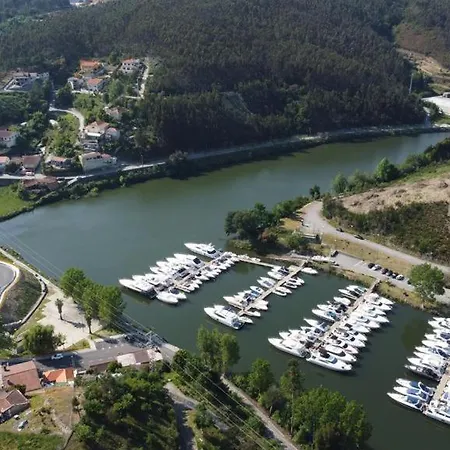 Red House Douro River Marina Hotel 4*