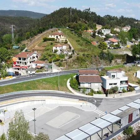 Red House Douro River Marina 호텔 4*