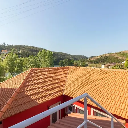 호텔 Red House Douro River Marina 4*